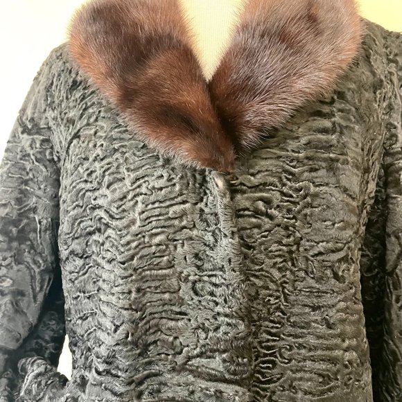 Vintage Fur Coat Curly Lamb with Mink Collar. Broadtail. Ashtrakhan. Swakara. - Picture 3 of 16